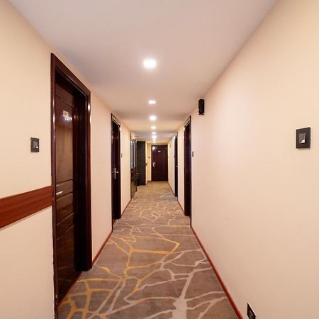 Park Avenue Hotel Nungambakkam Ченнаи Экстерьер фото