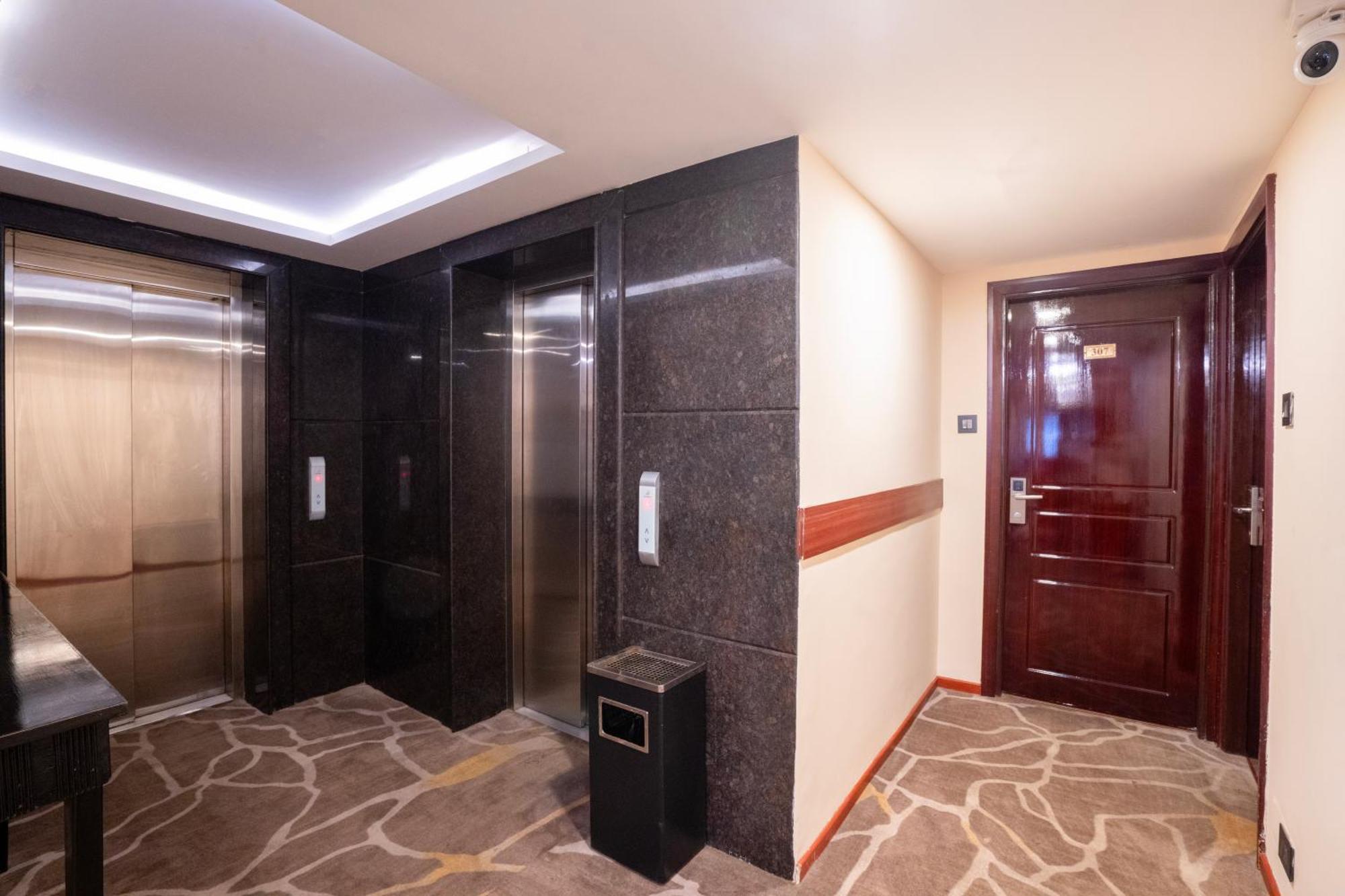 Park Avenue Hotel Nungambakkam Ченнаи Экстерьер фото