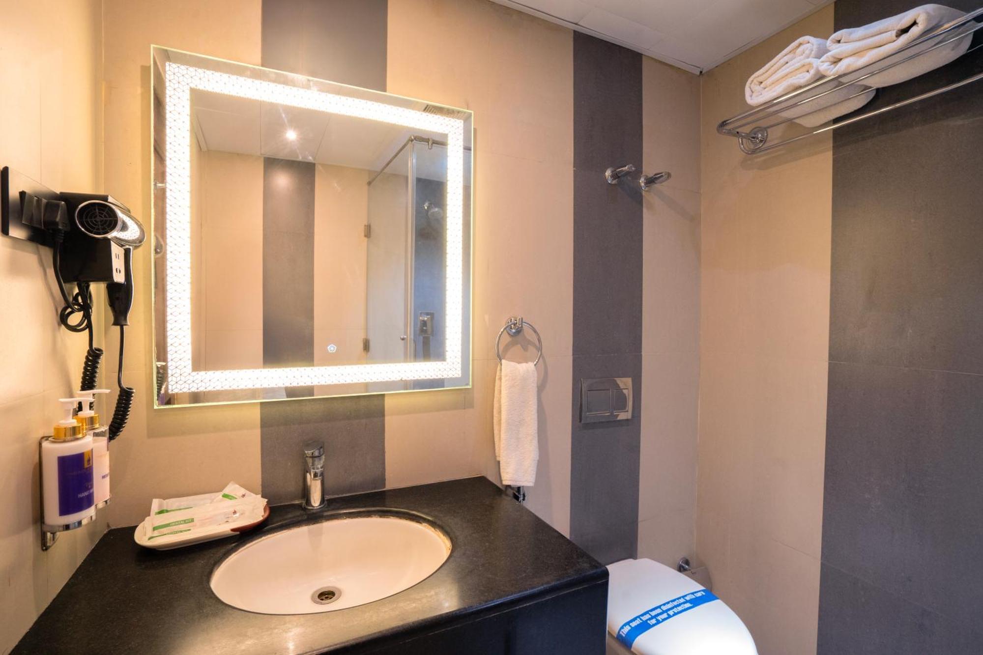 Park Avenue Hotel Nungambakkam Ченнаи Экстерьер фото