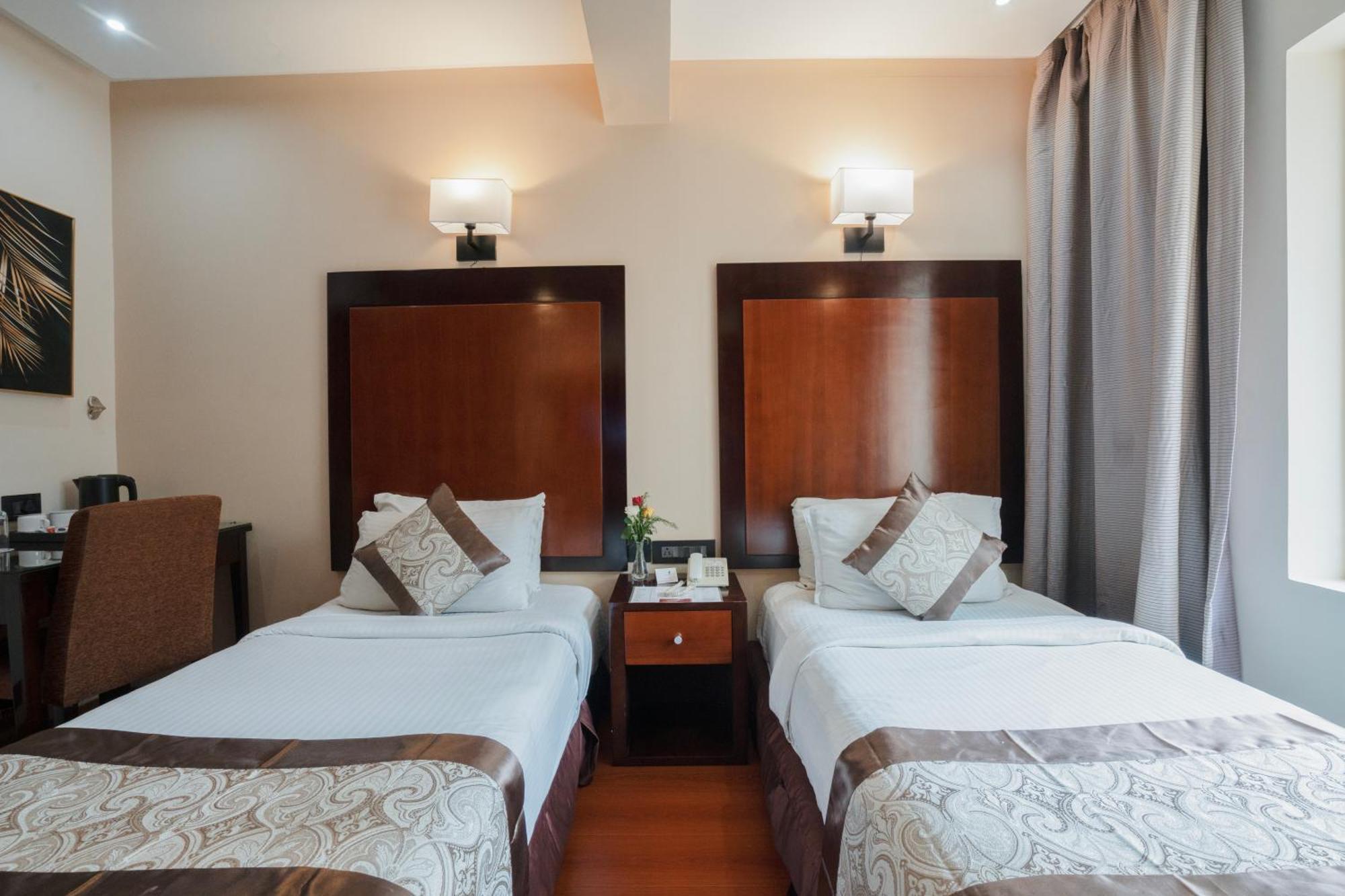 Park Avenue Hotel Nungambakkam Ченнаи Экстерьер фото